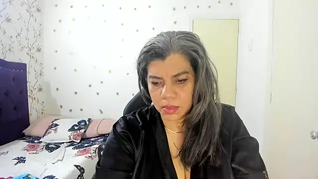 Snapshot of vikyadams chatting on May 25, 2026, 5:24 am vikyadams online show from May 25, 2026, 5:24 am
