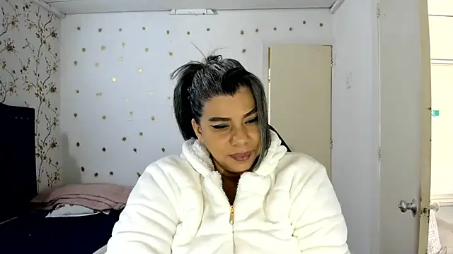 Snapshot of vikyadams chatting on June 13, 2026, 1:42 pm vikyadams online show from June 13, 2026, 1:42 pm