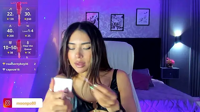 Luna  Ponce online show from December 3, 2024, 6:49 pm