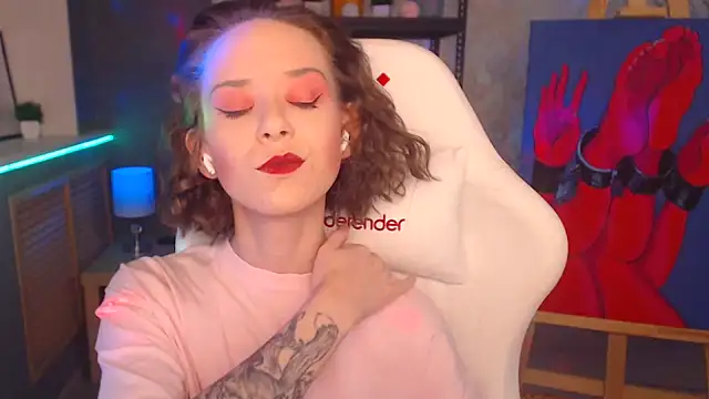 FascinatingEyess online show from December 20, 2024, 6:24 pm