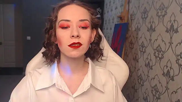 FascinatingEyess online show from May 27, 2026, 6:05 pm