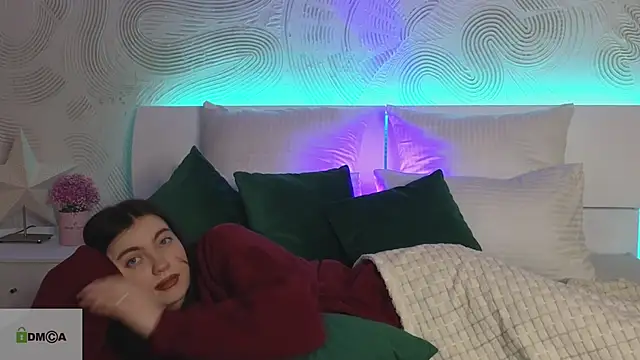 katty  cat online show from January 23, 2025, 4:04 pm