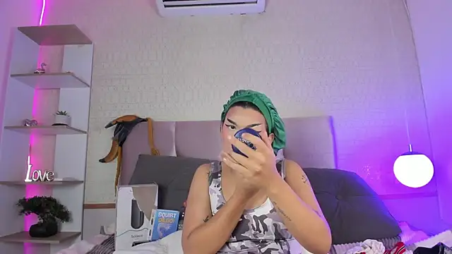 yossi peach cute online show from March 25, 2026, 8:59 pm