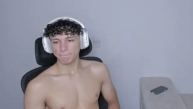 laurent nova online show from September 20, 2025, 6:42 pm