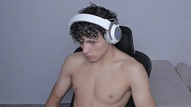 laurent nova online show from September 28, 2025, 6:57 pm