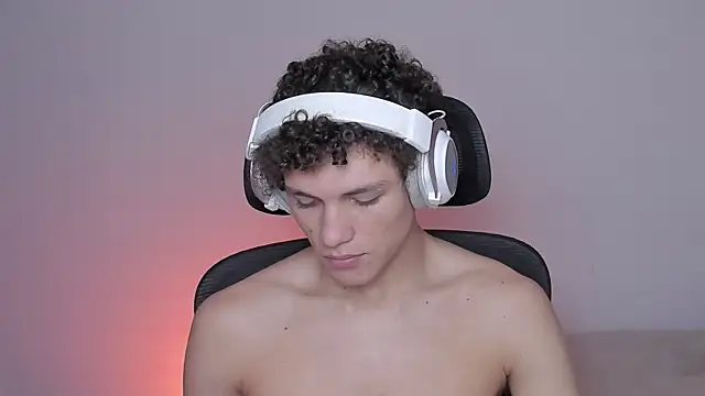 laurent nova online show from October 13, 2025, 7:08 am