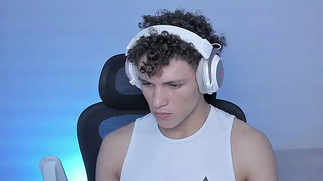 laurent nova online show from October 21, 2025, 4:51 pm