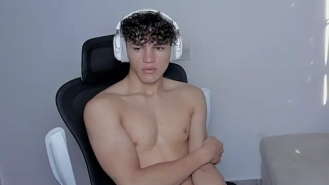 laurent nova online show from October 28, 2025, 7:16 pm