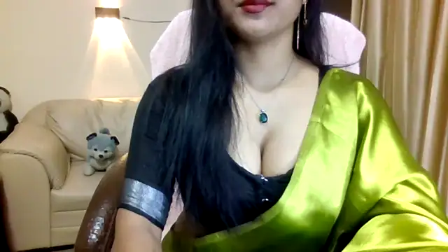 Snapshot of Queenhimanshi chatting on April 5, 2026, 7:22 pm Queenhimanshi online show from April 5, 2026, 7:22 pm