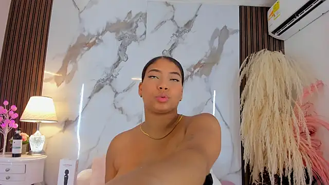 Snapshot of belacampbell chatting on February 13, 2025, 9:17 pm belacampbell online show from February 13, 2025, 9:17 pm