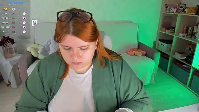 Melissa Purr online show from December 4, 2024, 7:50 am