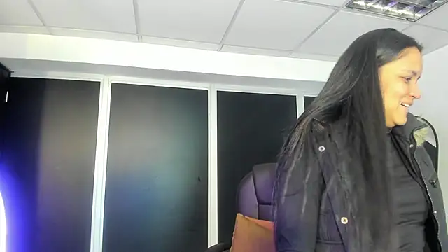 Ivanna18 x online show from October 28, 2025, 3:54 am