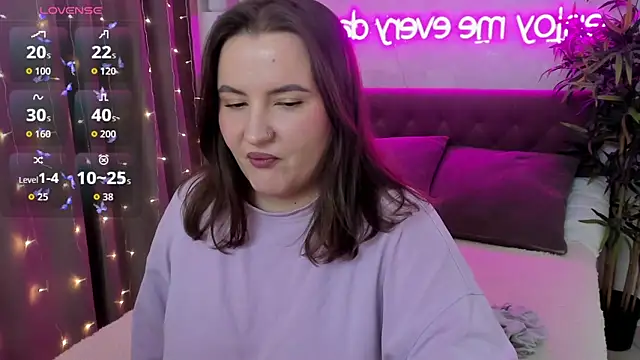 FeralPeach online show from April 3, 2026, 5:27 am