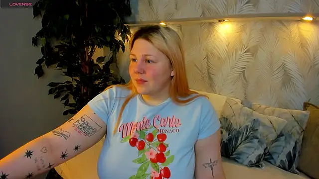 Ruth Oliver online show from November 22, 2025, 1:04 am