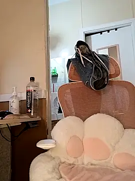 SafeinouterSpace online show from September 18, 2025, 4:36 am