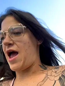 SafeinouterSpace online show from November 30, 2025, 10:25 pm