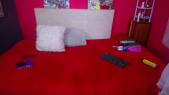 violl3tfoxx online show from October 7, 2025, 1:41 pm