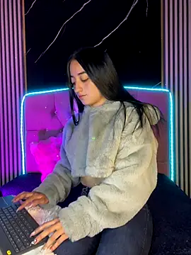 Ady 18 online show from October 6, 2025, 7:00 pm