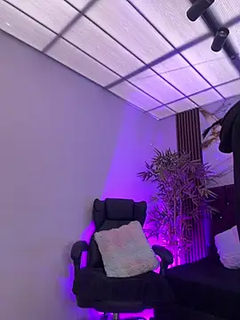 Ady 18 online show from February 10, 2026, 5:06 pm