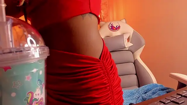 Queen perla  online show from February 14, 2025, 3:26 pm