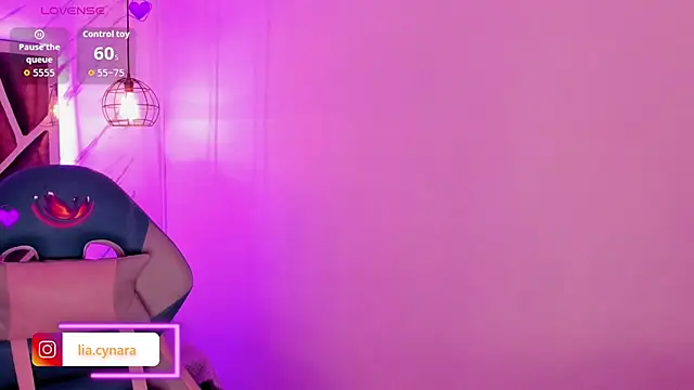 Queen perla  online show from September 9, 2025, 11:32 am