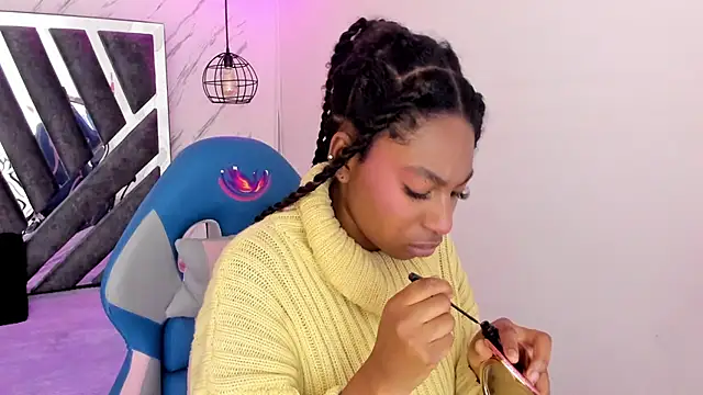 Queen perla  online show from November 12, 2025, 11:43 am