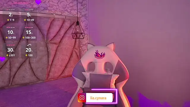 Queen perla  online show from November 25, 2025, 11:43 am