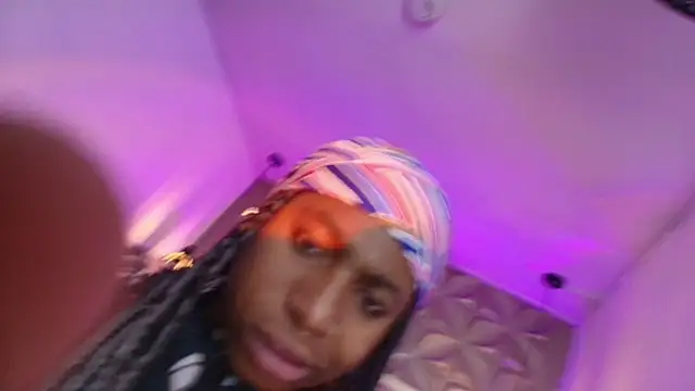 Queen perla  online show from February 20, 2026, 12:05 pm