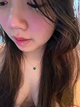 Hotellinh12 online show from May 19, 2026, 3:46 am