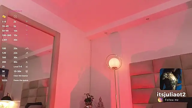 mssjulia online show from January 9, 2025, 11:56 pm