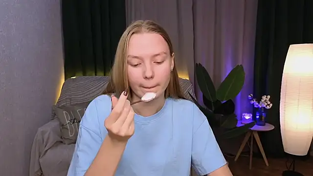 CarolynCohen   online show from December 10, 2024, 10:28 am