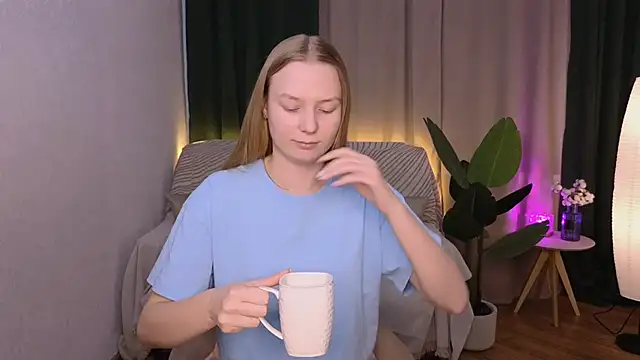 CarolynCohen   online show from February 12, 2025, 8:16 am