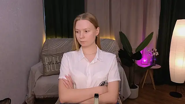 CarolynCohen   online show from February 27, 2025, 8:17 am