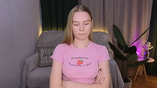 CarolynCohen   online show from March 7, 2025, 5:18 am