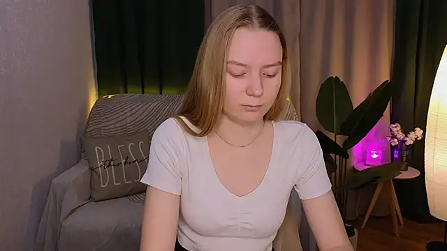 CarolynCohen   online show from March 10, 2025, 1:56 am