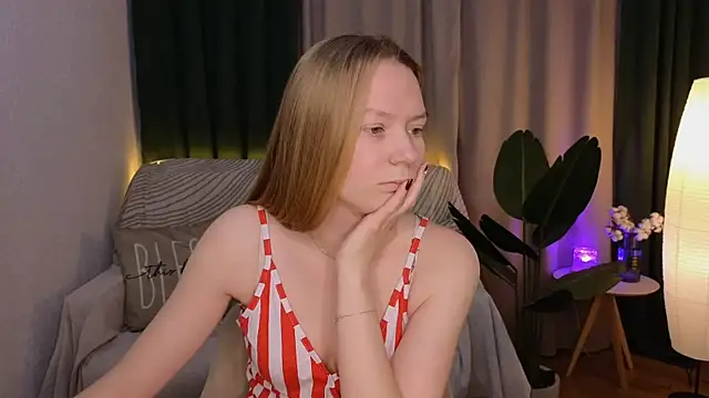 CarolynCohen   online show from March 17, 2025, 2:08 am