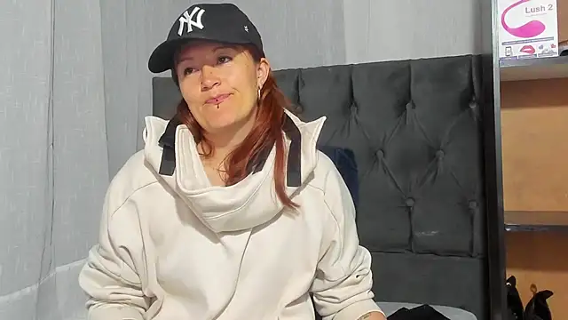 amberr34 online show from March 5, 2025, 2:57 am