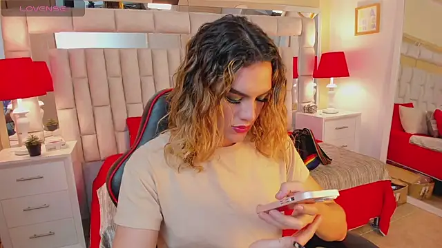 mariiahneedles online show from January 17, 2025, 8:33 pm