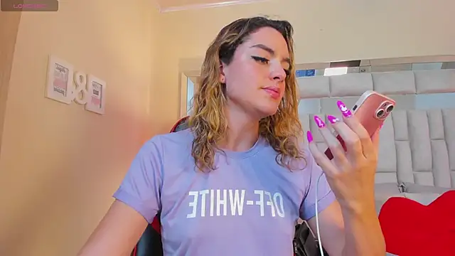 mariiahneedles online show from January 21, 2025, 10:30 pm