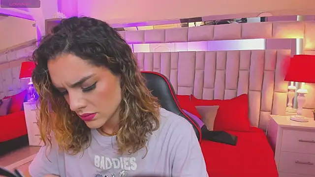 mariiahneedles online show from March 17, 2025, 9:55 pm