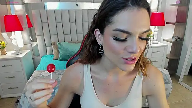 mariiahneedles online show from October 9, 2025, 9:35 pm