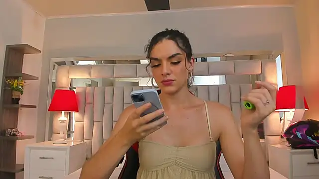 mariiahneedles online show from October 31, 2025, 1:17 am