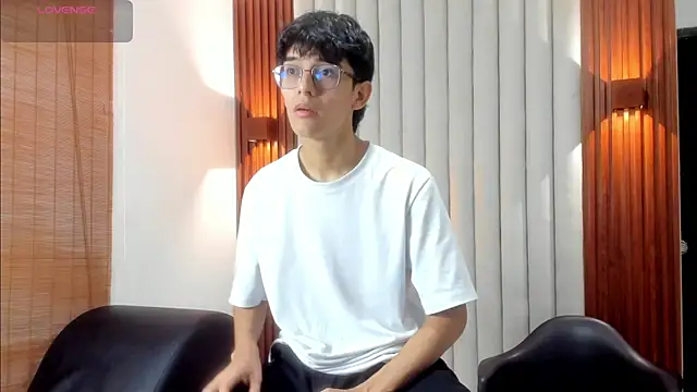 Snapshot of billie_jr chatting on September 29, 2025, 3:44 am billie jr online show from September 29, 2025, 3:44 am