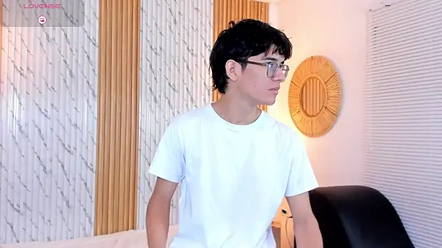 Snapshot of billie_jr chatting on October 5, 2025, 4:00 am billie jr online show from October 5, 2025, 4:00 am