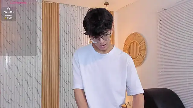 Snapshot of billie_jr chatting on October 19, 2025, 4:02 am billie jr online show from October 19, 2025, 4:02 am