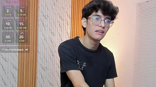 Snapshot of billie_jr chatting on October 25, 2025, 4:20 am billie jr online show from October 25, 2025, 4:20 am