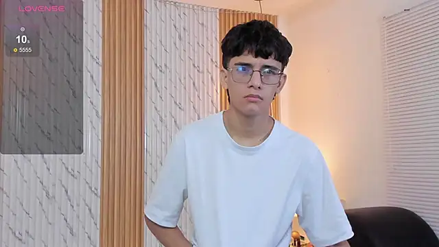 Snapshot of billie_jr chatting on October 31, 2025, 3:51 am billie jr online show from October 31, 2025, 3:51 am