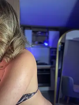 Snapshot of SaraFerreira chatting on October 22, 2025, 1:17 am SaraFerreira online show from October 22, 2025, 1:17 am