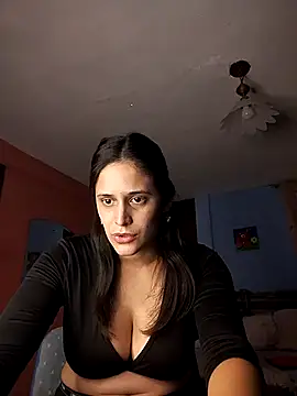 Catalinacandela online show from March 5, 2025, 11:05 pm