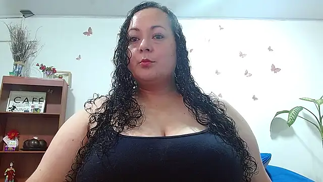 Snapshot of Aleia_Taylor chatting on August 1, 2026, 8:19 pm Aleia Taylor online show from August 1, 2026, 8:19 pm